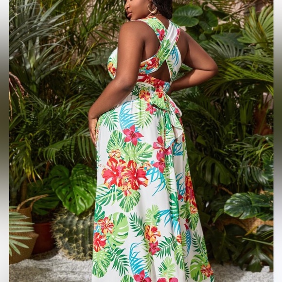 NWT SHEIN SXY Plus Tropical Print Crisscross Back Split Thigh Dress Size 4X - Picture 2 of 7